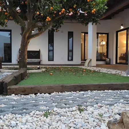 Casa de Férias Laranjeira Loiras *